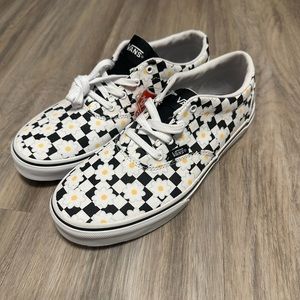 Vans shoes New without box size 6 Missy/Youth checkered flowers